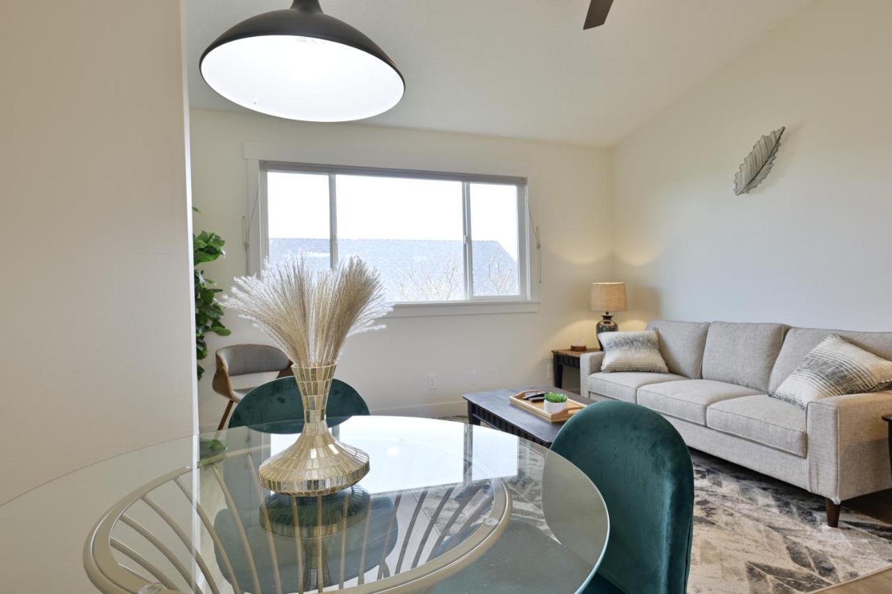 Вилла Modern Upstairs Loft - Newly Renovated! Сейлем Экстерьер фото