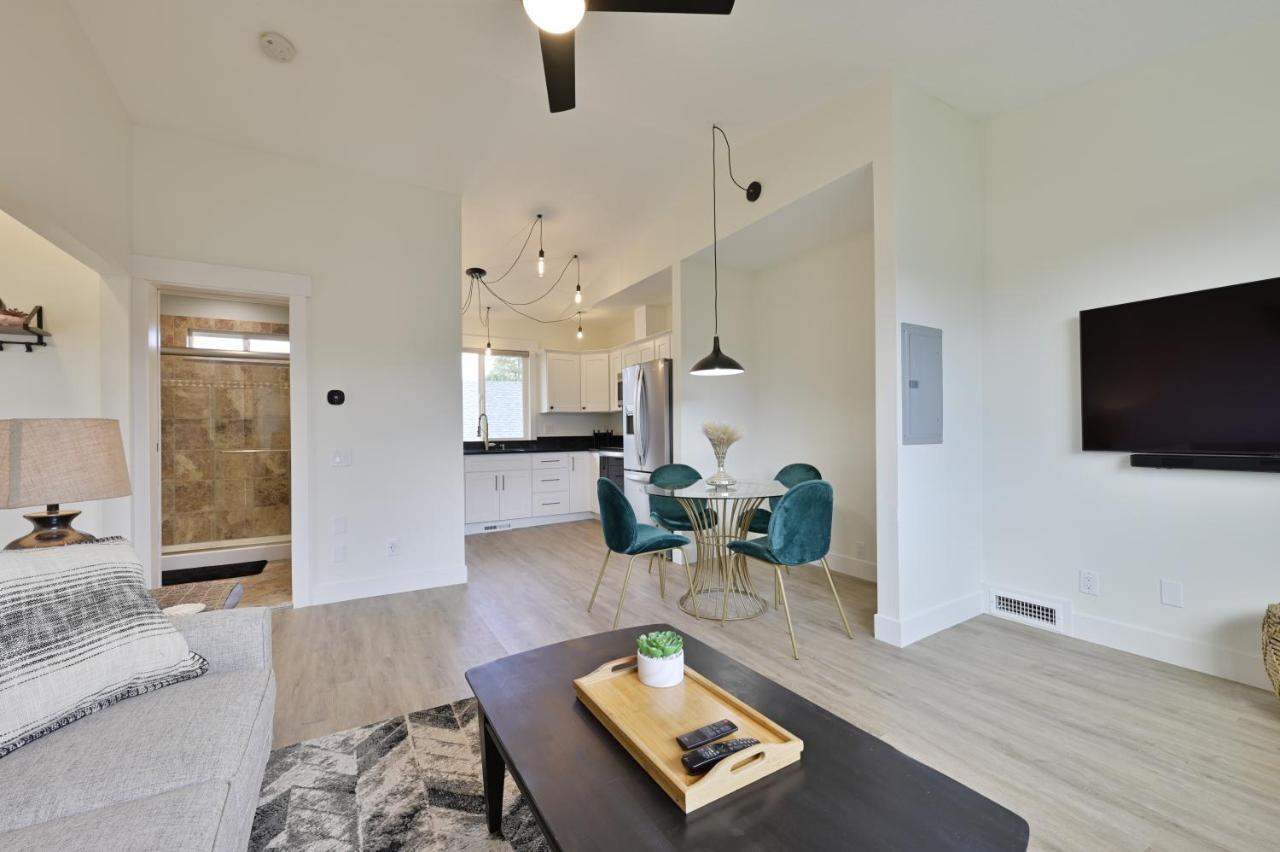 Вилла Modern Upstairs Loft - Newly Renovated! Сейлем Экстерьер фото