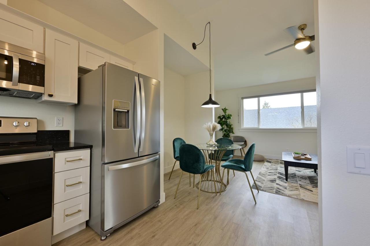 Вилла Modern Upstairs Loft - Newly Renovated! Сейлем Экстерьер фото